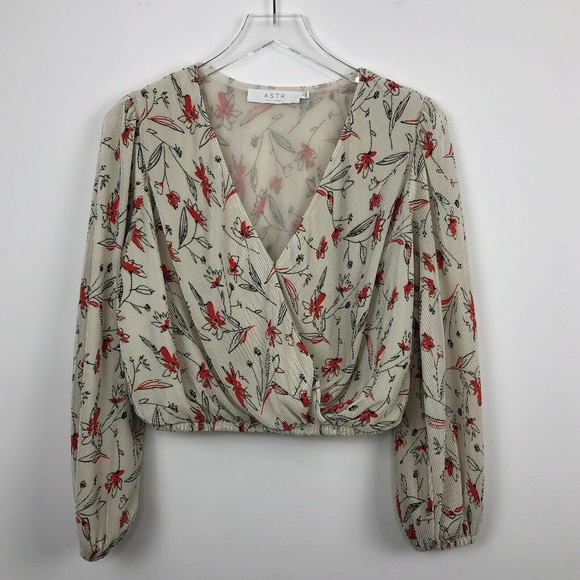 ASTR The Label Crop Top Pleated Surplice Small - Picture 2 of 9